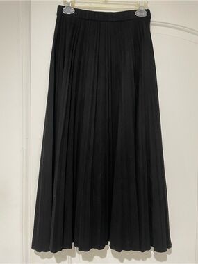 Hailey by fame suede Black Pleated Midi Skirt - Women
